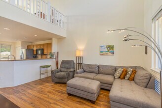 75-5919 Alii Dr, Unit DD23 in Kailua Kona, HI - Foto de edificio - Building Photo