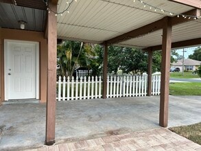 342 S Wimbrow Dr in Sebastian, FL - Foto de edificio - Building Photo