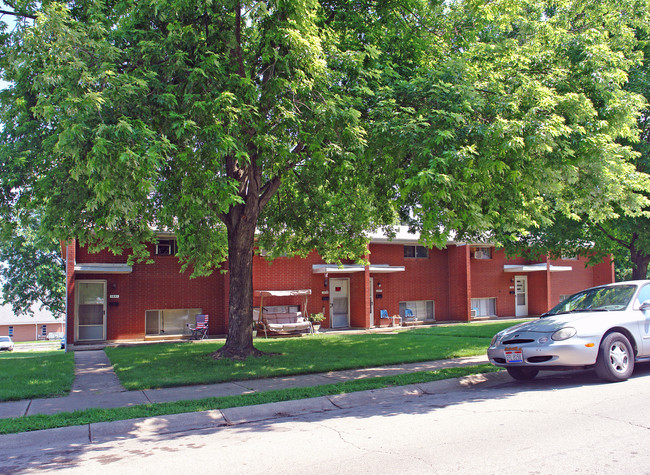1031-1039 E Pearl St in Miamisburg, OH - Foto de edificio - Building Photo