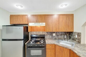 6705 N Kendall Dr in Pinecrest, FL - Building Photo - Building Photo
