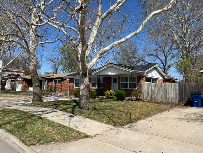 property at 1228 N Buckner St