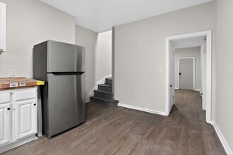 553 Norman St in Pittsburgh, PA - Foto de edificio - Building Photo