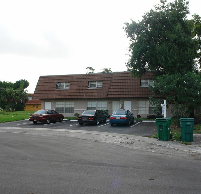 2010 NW 59th Ter in Fort Lauderdale, FL - Foto de edificio - Building Photo
