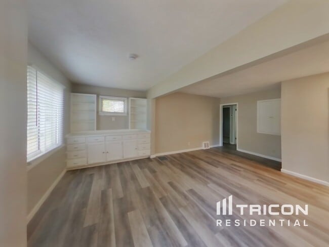 5406 Utah Ave N in Minneapolis, MN - Building Photo - Building Photo