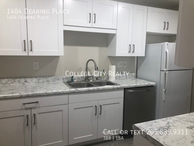 1404 Dearing Pl in Tuscaloosa, AL - Building Photo - Building Photo