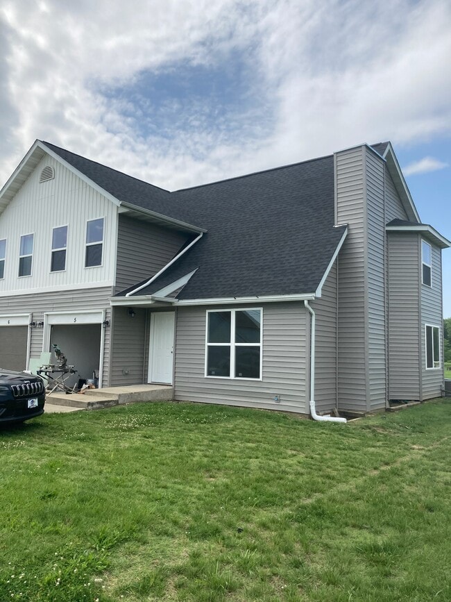 property at 5 Ram Ct