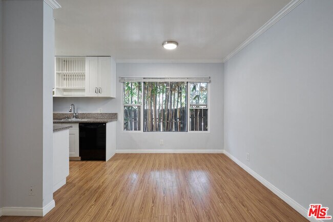 2636 Kansas Ave in Santa Monica, CA - Building Photo - Building Photo