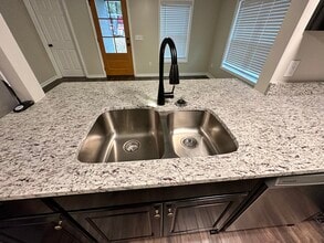 406 Phillips Ave, Unit 1 in Auburn, AL - Foto de edificio - Building Photo