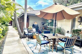 261 Prospect Ave in Long Beach, CA - Building Photo - Building Photo