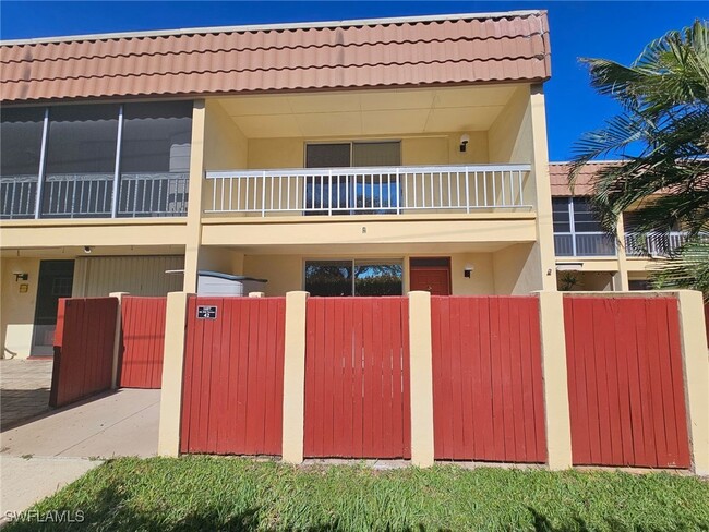 1607 SE 29th Terrace in Cape Coral, FL - Foto de edificio - Building Photo