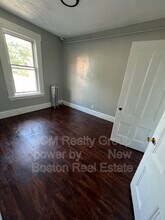 64 Hollis St in Framingham, MA - Building Photo - Building Photo