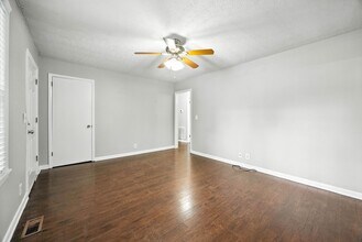203 Creekside Dr in Clarksville, TN - Building Photo - Building Photo