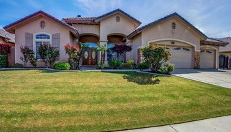 9813 Fitzgerald Dr in Bakersfield, CA - Building Photo