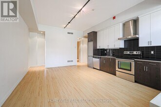279 Humbercrest Blvd in Toronto, ON - Building Photo - Building Photo
