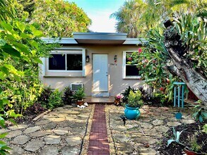 1566 NE 33rd St in Oakland Park, FL - Building Photo - Building Photo