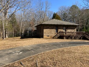 9027 Alpine Cir in Charlotte, NC - Foto de edificio - Building Photo