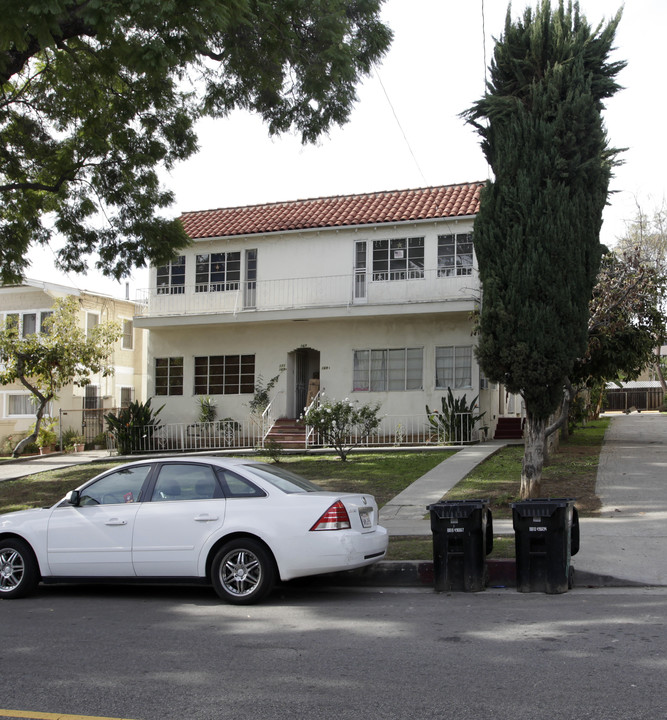 165-169 B S Commonwealth Ave in Los Angeles, CA - Building Photo