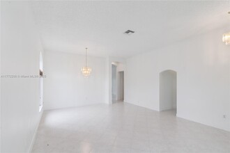 14238 NW 19th St in Pembroke Pines, FL - Building Photo - Building Photo