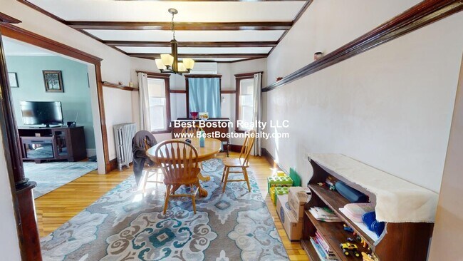 37 Julia St in Malden, MA - Building Photo - Building Photo
