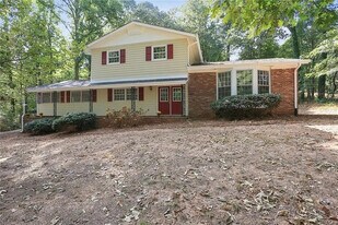 Room in House on Shawnee Trail in Douglasville, GA - Building Photo