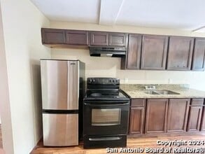 1033 Rivas St in San Antonio, TX - Building Photo - Building Photo