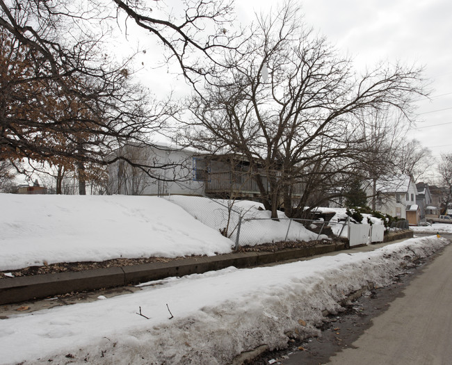 1605 Oakland Ave in Des Moines, IA - Foto de edificio - Building Photo