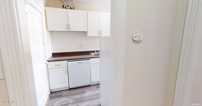 131 Park Dr, Unit 12 in Boston, MA - Foto de edificio - Building Photo