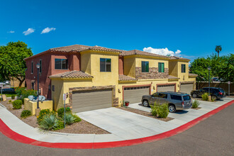 Portales Town Homes in Glendale, AZ - Building Photo - Primary Photo