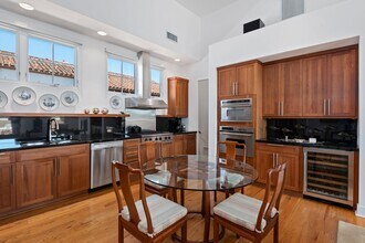 350 Chapala St in Santa Barbara, CA - Building Photo - Building Photo