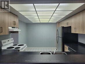 330 Mill St S in Brampton, ON - Building Photo - Building Photo