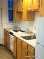 1077 Beacon St, Unit B in Brookline, MA - Building Photo