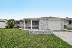 3524 Cincinnati Dr in Holiday, FL - Building Photo