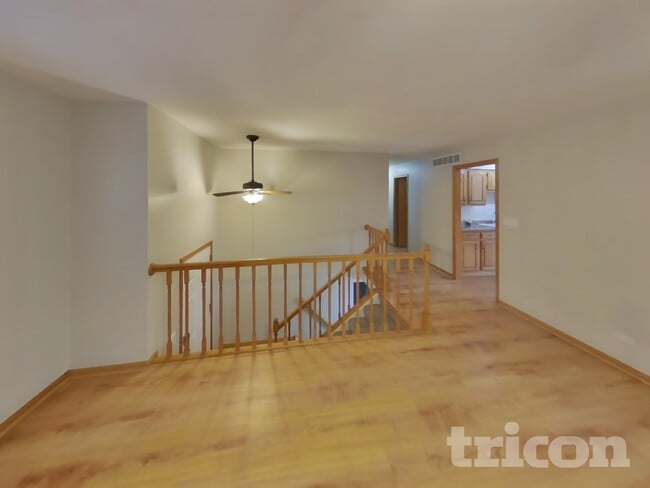 1045 Brush Hill Ln in Lake Zurich, IL - Foto de edificio - Building Photo