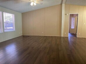 611 Moseley St in Lake Dallas, TX - Building Photo - Building Photo