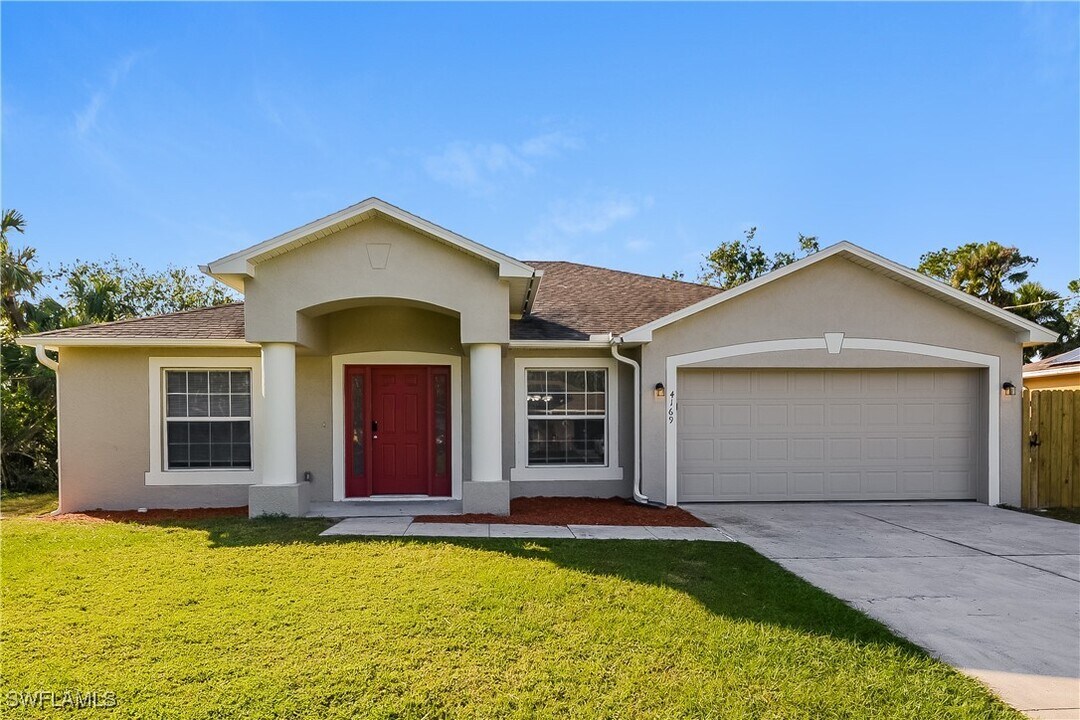 4169 Dull St in North Port, FL - Building Photo
