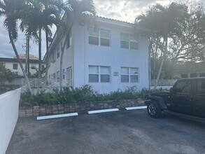 210 Mendoza Ave in Coral Gables, FL - Building Photo - Building Photo