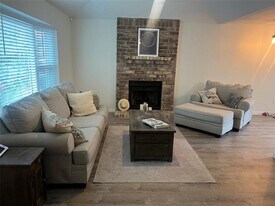 14020 Schroeder Rd in Houston, TX - Building Photo