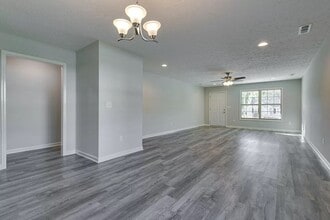 296 Hunt St in Manchester, TN - Building Photo - Building Photo