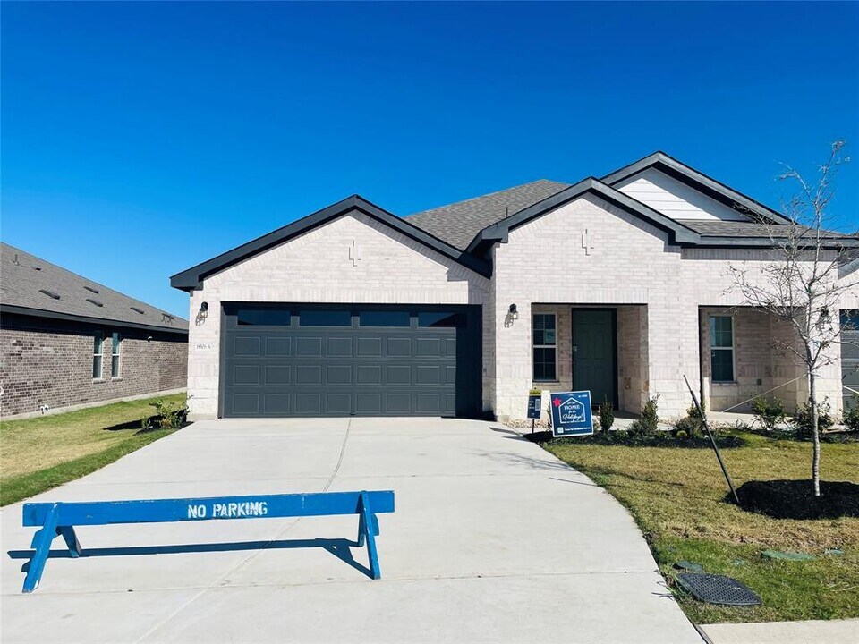 18508-A High Flyer Way in Manor, TX - Building Photo