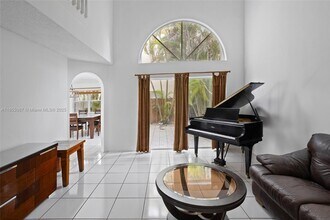 15623 SW 100th Ln in Miami, FL - Building Photo - Building Photo