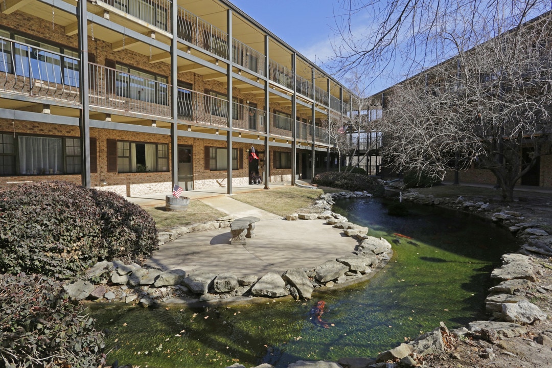 Maple Gardens in Wichita, KS - Building Photo