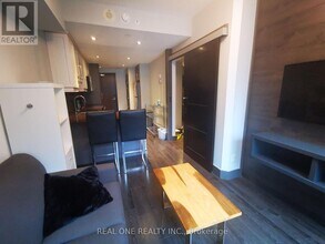 330 Phillip St in Waterloo, ON - Building Photo - Building Photo