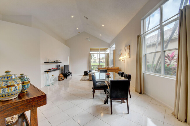 2479 NW 66th Dr in Boca Raton, FL - Building Photo - Building Photo