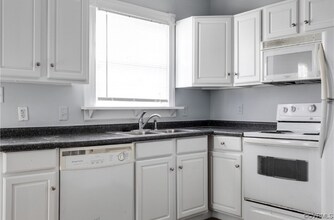 706 W Clay St in Richmond, VA - Foto de edificio - Building Photo