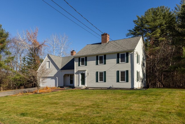 10 Tamarind Ln in Exeter, NH - Building Photo - Building Photo