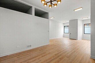 3123 N California Ave in Chicago, IL - Building Photo - Building Photo