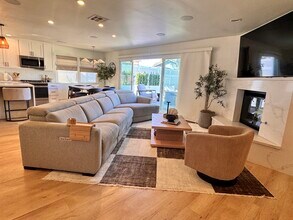 3260 Geddes Dr in San Diego, CA - Building Photo - Building Photo