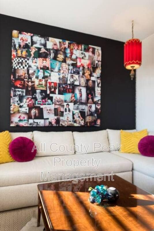property at 259 W 19th St