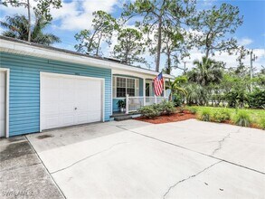 1492 La Petite Ln in Naples, FL - Building Photo - Building Photo