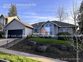 10936 SE Henderson Dr in Portland, OR - Building Photo